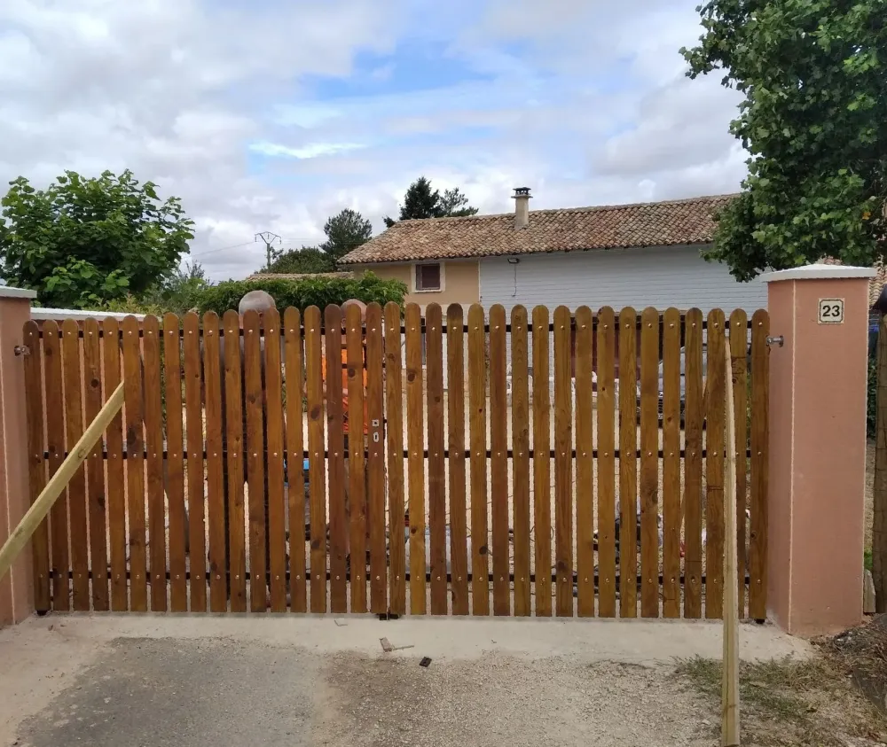 Portail à Jazeneuil